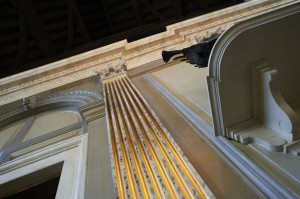 Jesus College Cambridge, Gilded column